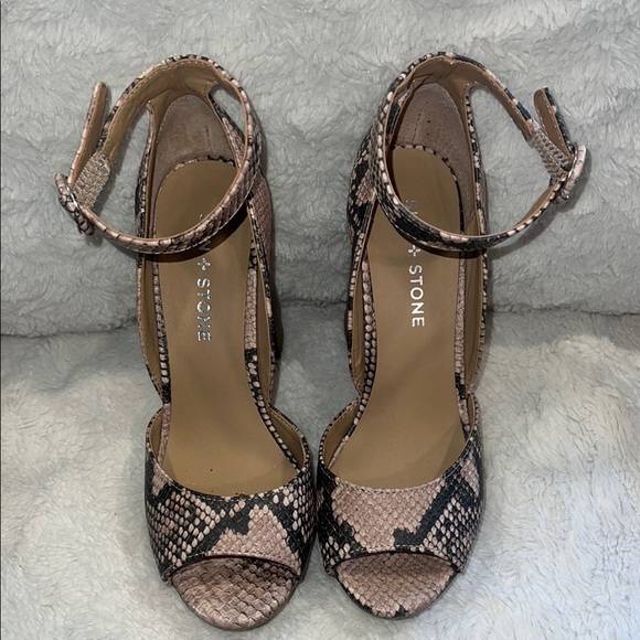 Sun + Stone Peep Toe Block Heel Platform Sandals - Picture 4 of 8